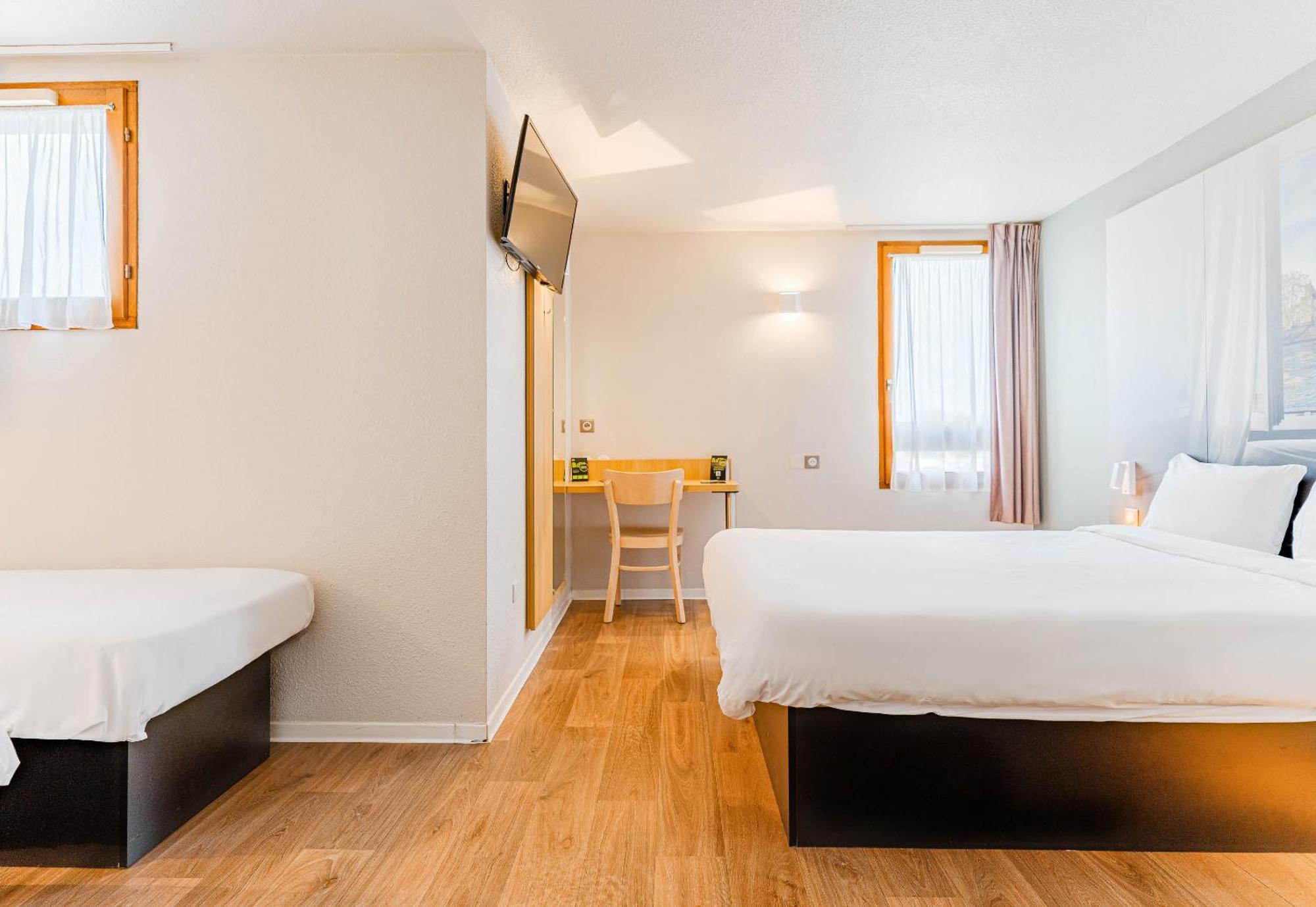 Hotel B&B Hotel Chatellerault 2*