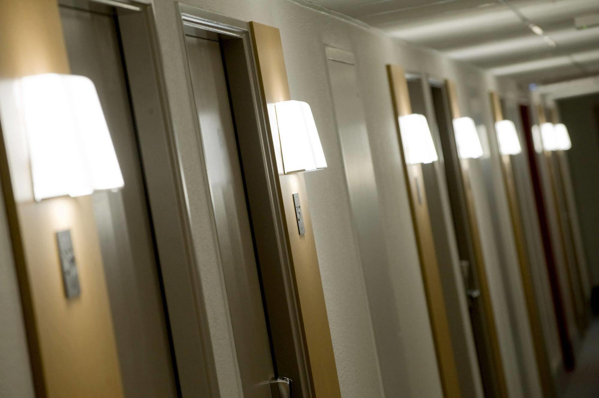 B&B Hôtel Chatellerault Hotel 2*