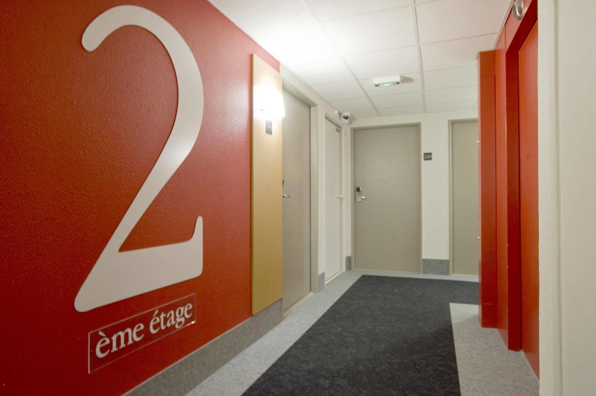 Hotel B&B Hotel Chatellerault 2*